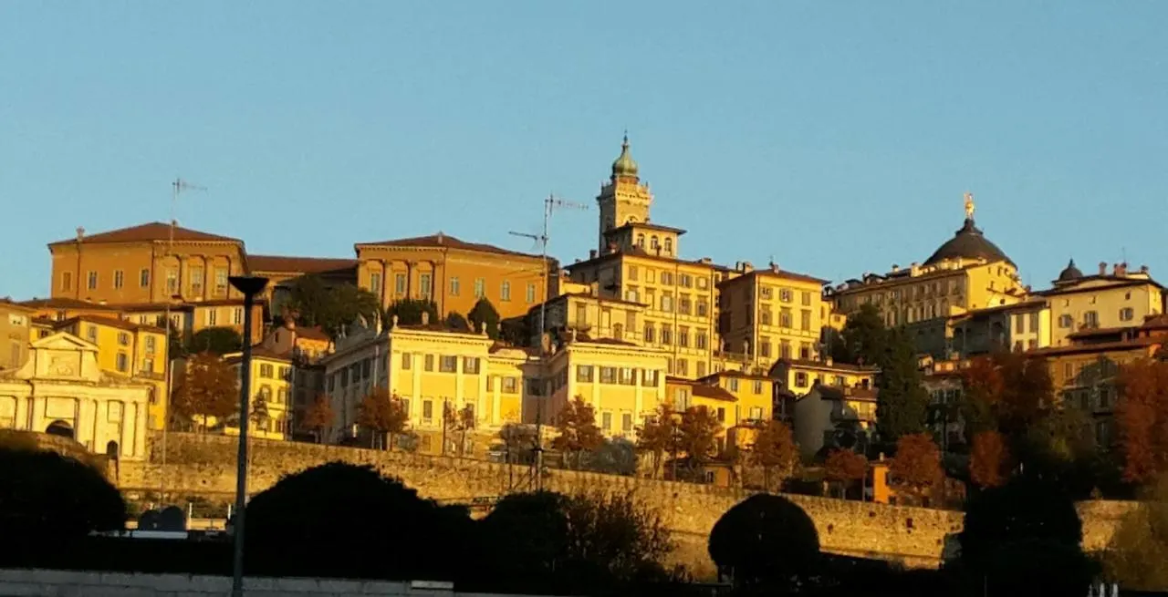 Jackie O' A La Maison Bergamo Italien